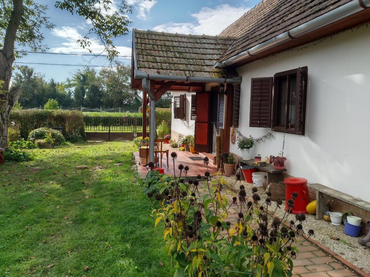 Harmat Porta Villa Galambok Bagian luar foto