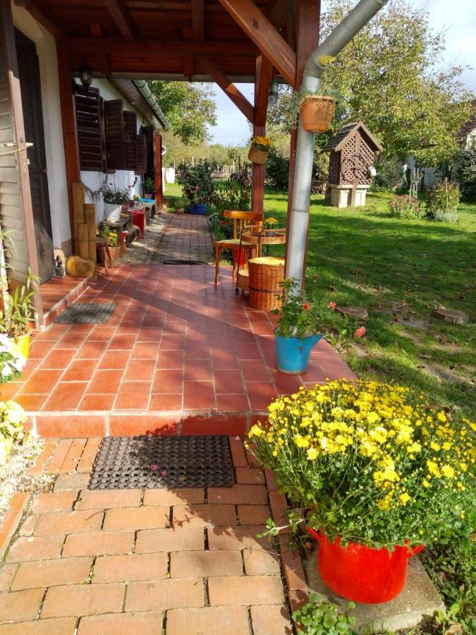 Harmat Porta Villa Galambok Bagian luar foto
